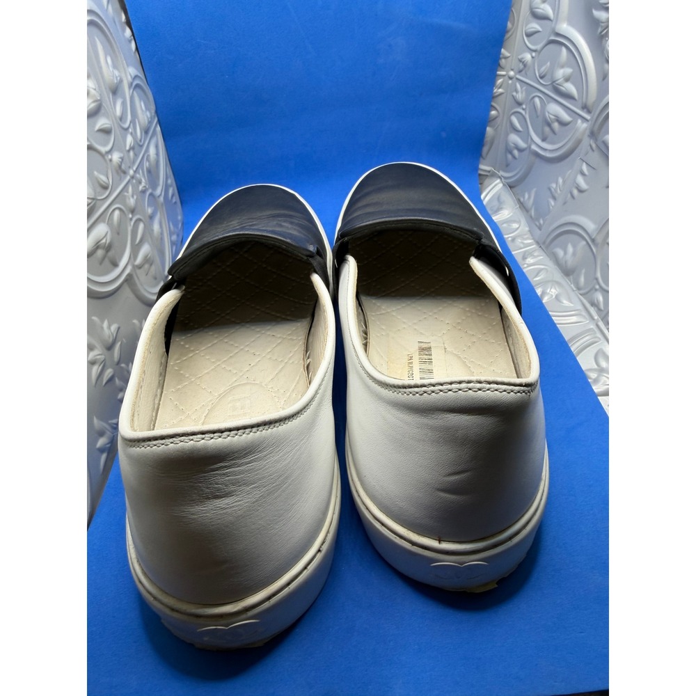 Chanel Two Tone Black White Leather Slip On Sneakers CC Logo Flats - Picture 7 of 15